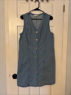 Classic Sleeveless Denim Mini Dress in Light Blue
